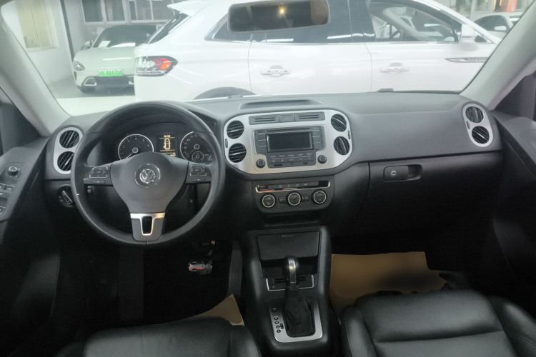 大众 途观 2013款 1.8TSI 自动两驱舒适版中控内饰12