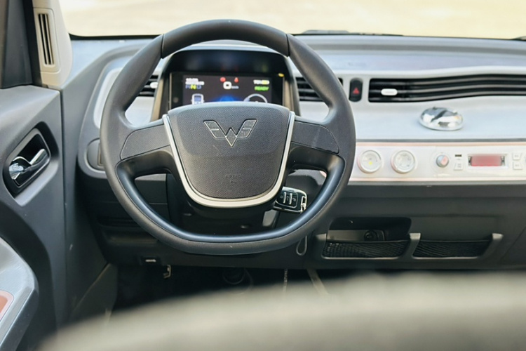 五菱汽车 宏光MINIEV 2021款 马卡龙时尚款 三元锂中控内饰7003