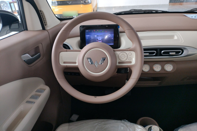 五菱汽车 宏光MINIEV 2025款 四门版 进阶款中控内饰13