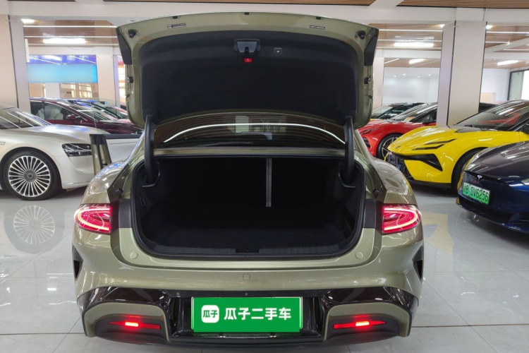 小米汽车 小米SU7 2024款 后驱长续航智驾版机舱底盘23