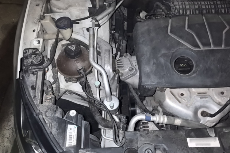 标致408 2014款 1.8L 自动豪华版局部细节9006