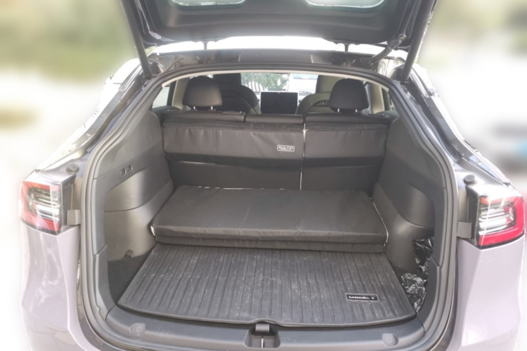 特斯拉 Model Y 2024款 后轮驱动版中控内饰23