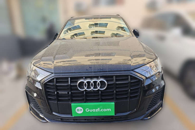 奥迪Q7 2020款 55 TFSI quattro 黑武士专享版车身外观2