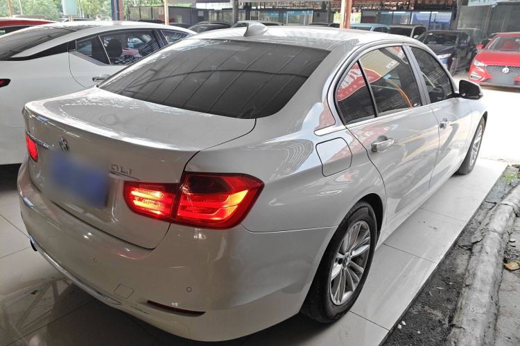 宝马3系 2015款 320Li 超悦版时尚型车身外观6005