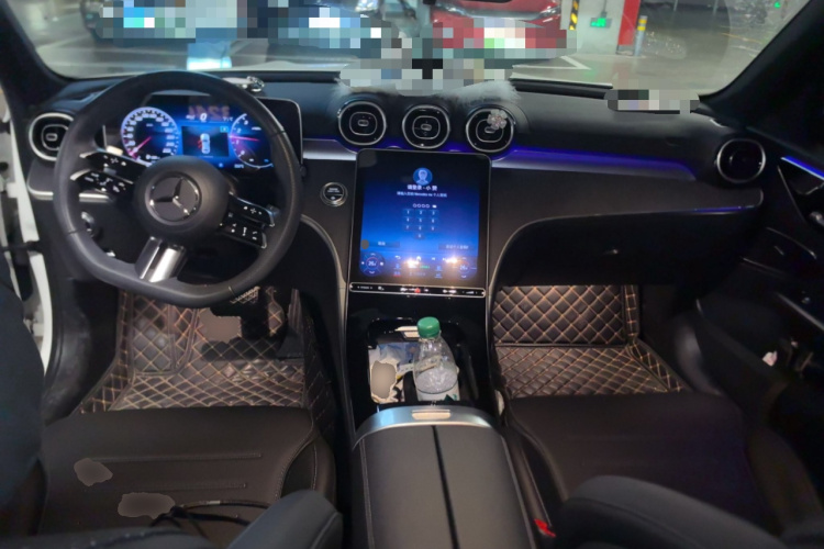 奔驰C级 2023款 C 200 L 运动版中控内饰12