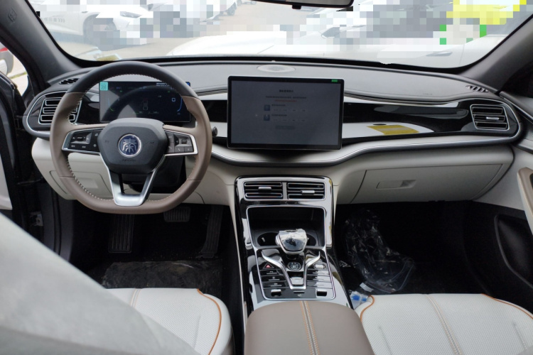 比亚迪 秦PLUS 2024款  荣耀版 DM-i 120KM超越型中控内饰7002