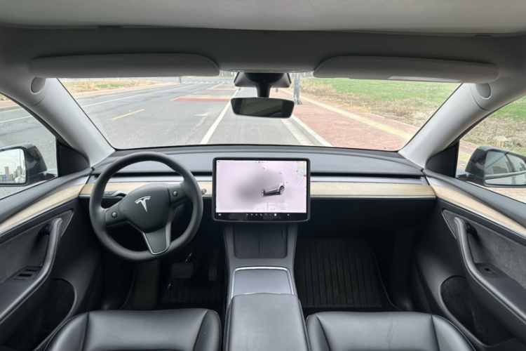 特斯拉 Model Y 2022款 后轮驱动版中控内饰7004