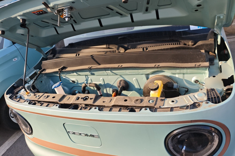 吉利银河 2024款 熊猫mini 200km 耐力熊机舱底盘24