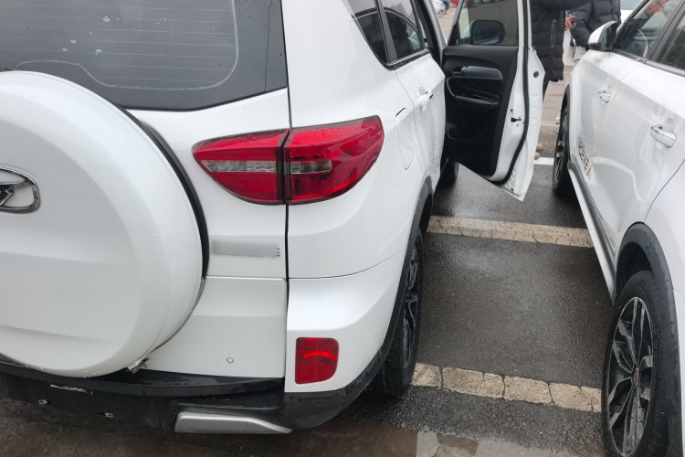 凯翼X3 2019款 1.5L 手动智耀版车身外观9