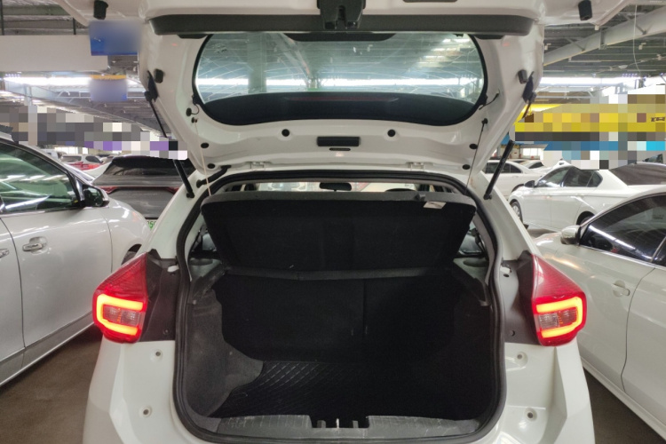 奇瑞 瑞虎3X 2018款 1.5L 自动精英版机舱底盘23