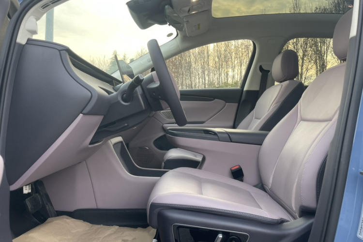 红旗天工06 2025款 660 四驱 智选版中控内饰7002