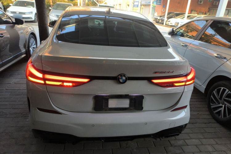 宝马2系(进口) 2021款 225i 四门轿跑车 M运动套装车身外观6