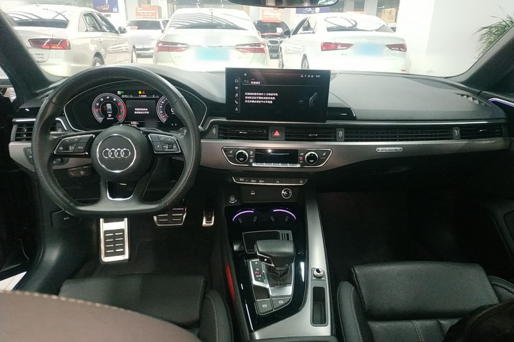 奥迪A4L 2024款 40 TFSI quattro RS套件燃速型中控内饰7002