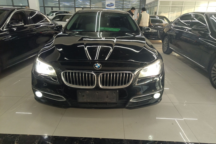 宝马5系 2014款 525Li 豪华设计套装车身外观2