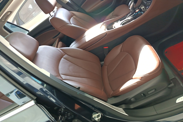 别克 昂科威 2021款 532T 两驱豪华型局部细节41