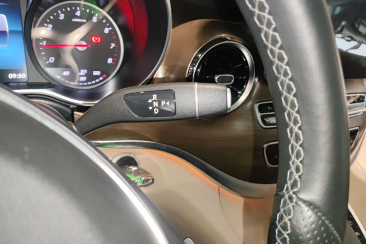 奔驰V级 2020款 V 260 L 长轴距豪华版局部细节18