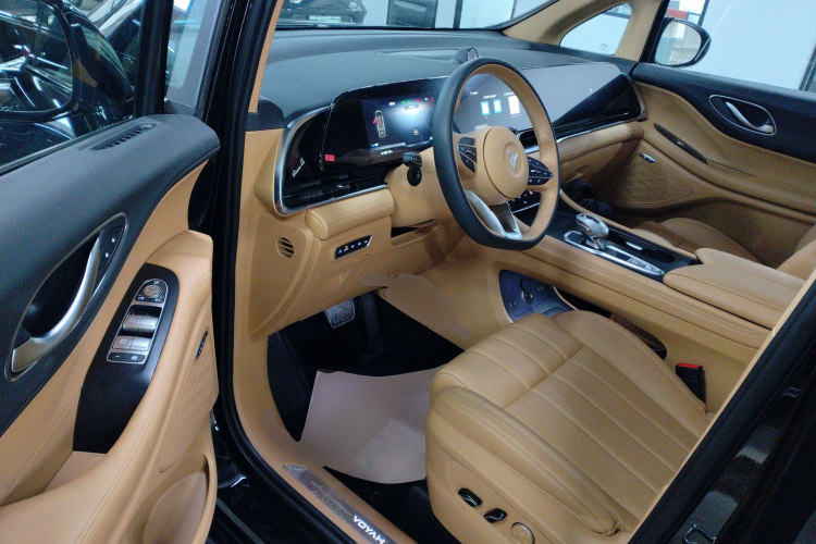 岚图汽车 岚图梦想家 2022款 0碳版 家 475km中控内饰20