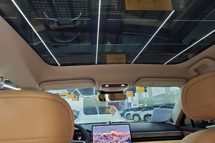 鸿蒙智行 问界M5 2022款 增程四驱性能版局部细节22