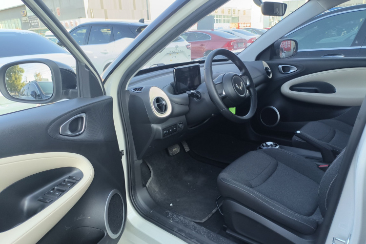 五菱汽车 五菱缤果 2024款 203km 轻享款中控内饰20