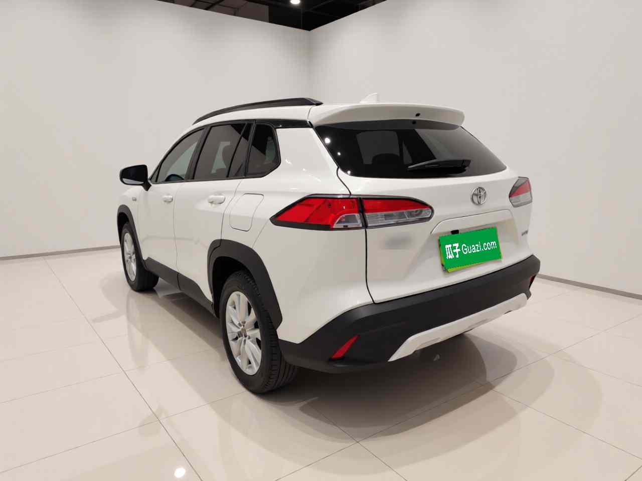 丰田 卡罗拉锐放 2024款 2.0L 智能电混双擎 先锋版(3)