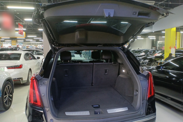 凯迪拉克XT5 2022款 2.0T 两驱豪华型机舱底盘23