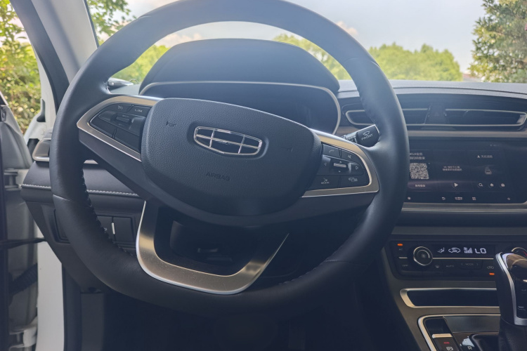 吉利汽车 帝豪 2021款 UP 1.5L CVT向上版中控内饰7004