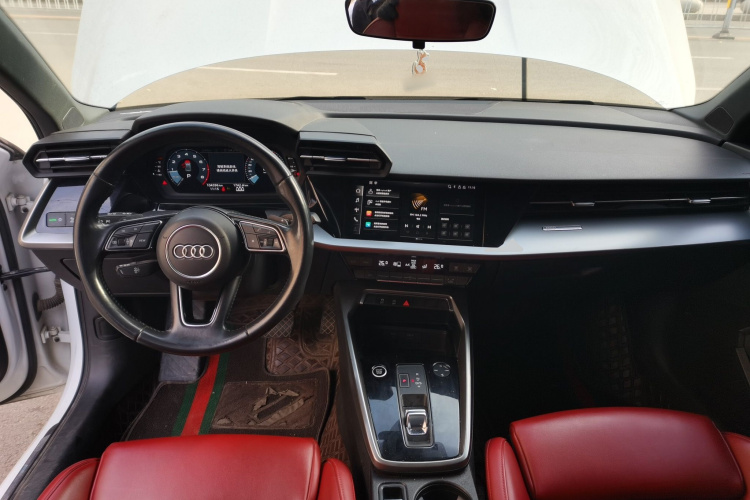 奥迪A3 2021款 A3L Limousine 35 TFSI 进取运动型中控内饰7002