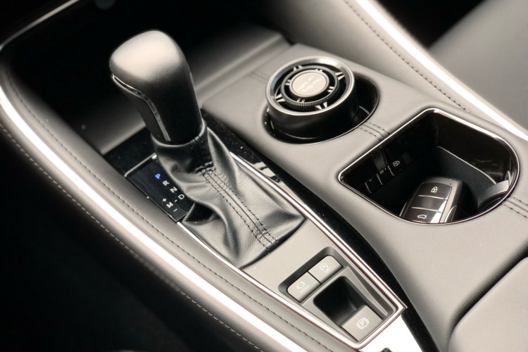 丰田 亚洲龙 2024款 2.0L 进取版中控内饰7007