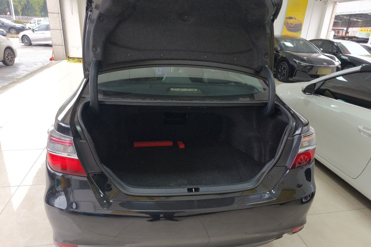 丰田 凯美瑞 2016款 2.0G 十周年纪念领先版机舱底盘23