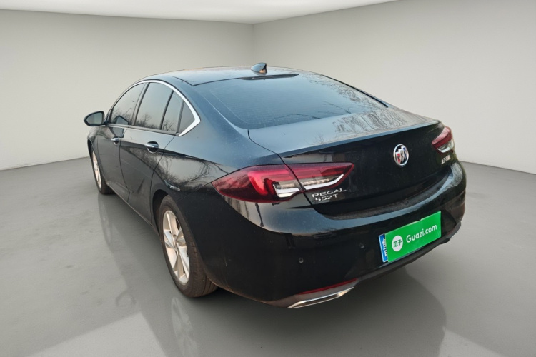 别克 君威 2023款 552T 智享型车身外观5