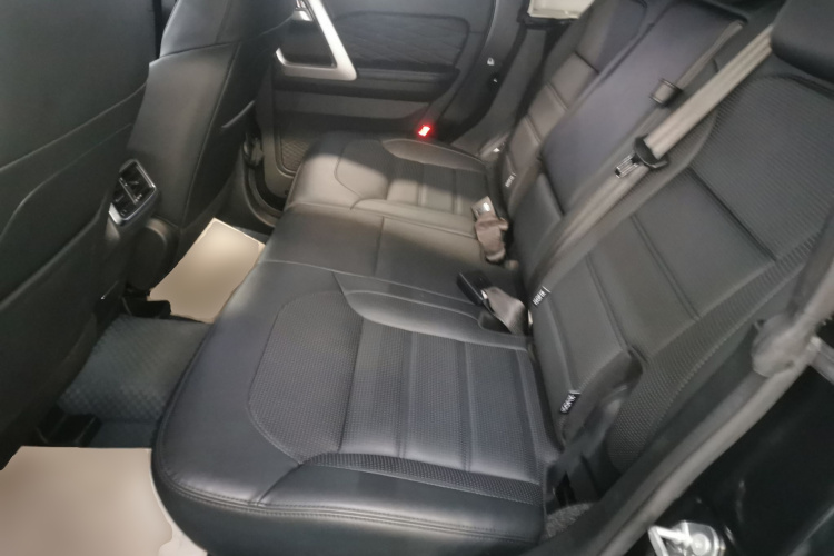 北京BJ40 2024款 2.0D 刀锋英雄荣耀版中控内饰7004