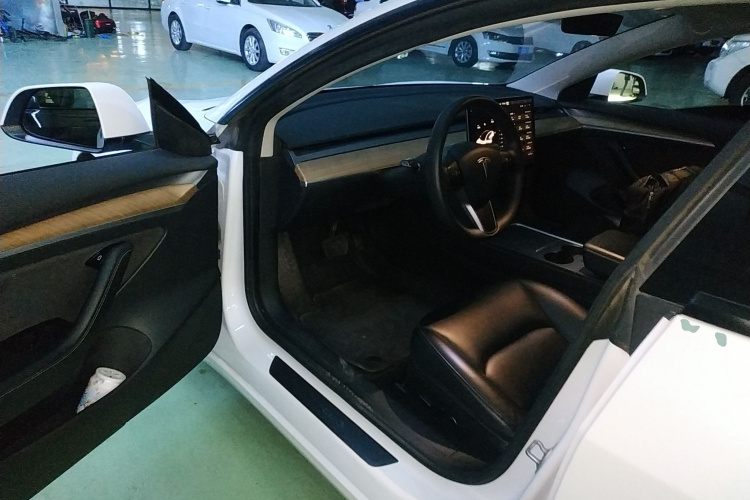 特斯拉 Model 3 2021款 标准续航后驱升级版中控内饰7003