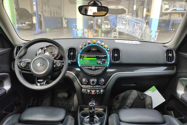 MINI Countryman 2019款 1.5T COOPER ALL4 艺术家周末旅行版中控内饰7002