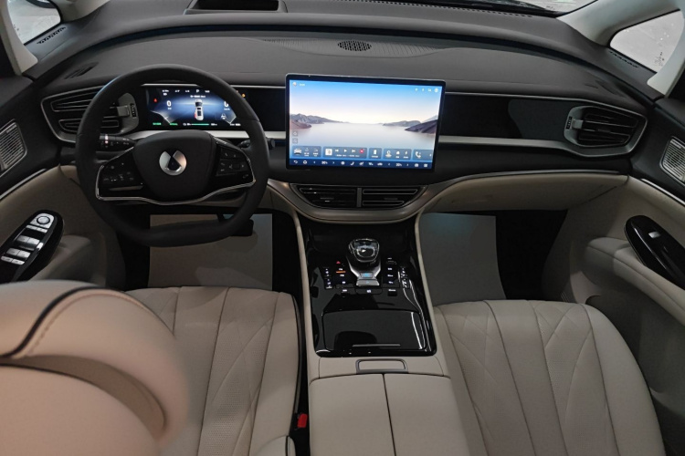 腾势D9 2024款 EV 600 四驱旗舰型中控内饰12