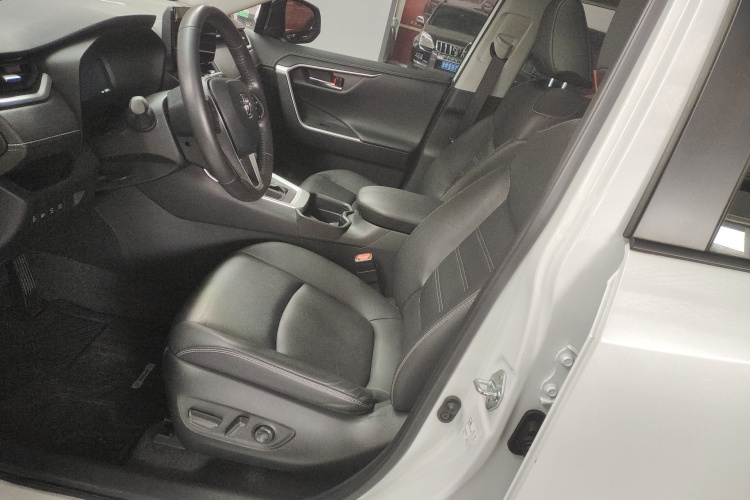丰田 RAV4荣放 2023款 2.0L CVT两驱20周年铂金纪念版中控内饰19