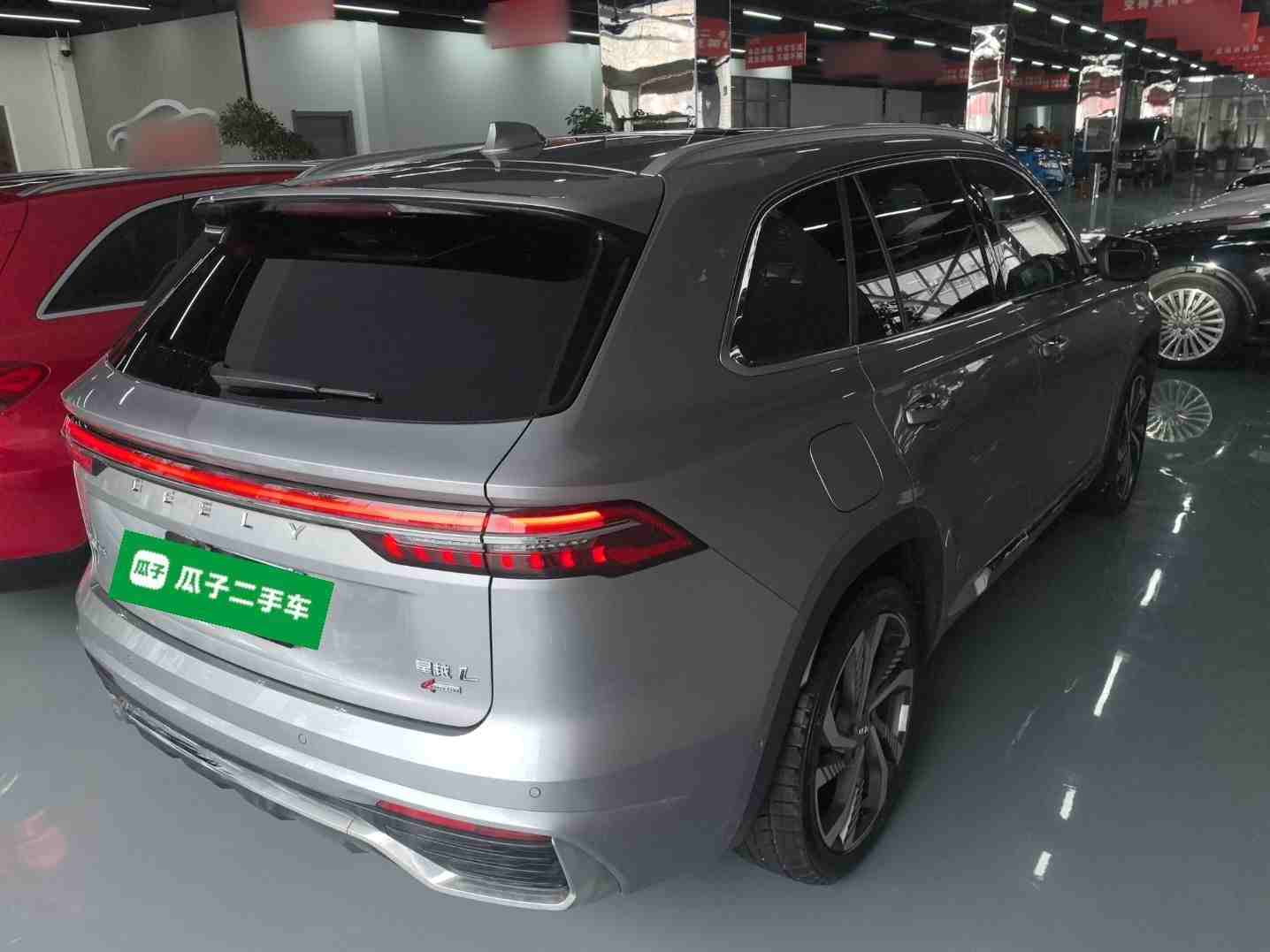 星越L右后45度外观展示，车身线条大气