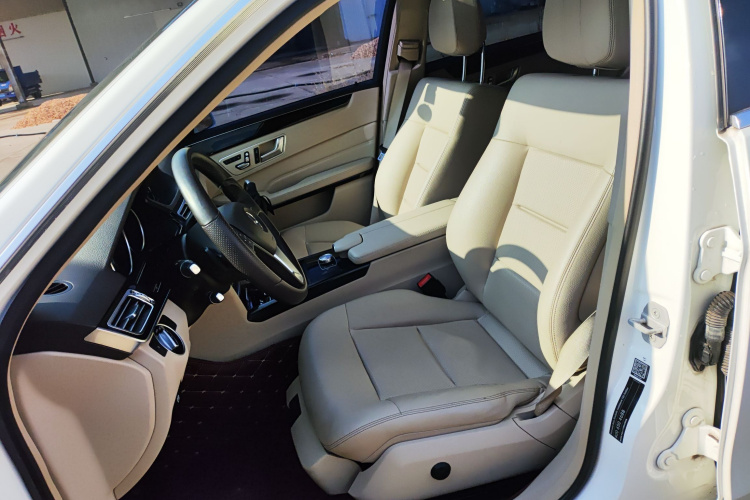 奔驰E级 2014款 改款 E 260 L 运动型局部细节19