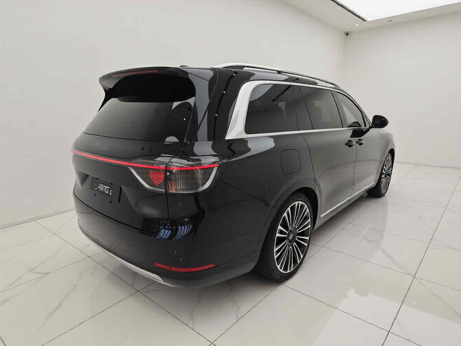 鸿蒙智行 问界M9 2025款 增程 Ultra版 52kWh 6座版 (192线激光雷达）(5)