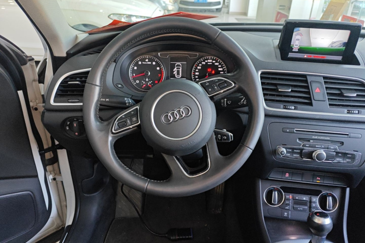 奥迪Q3 2017款 30 TFSI 时尚型中控内饰13