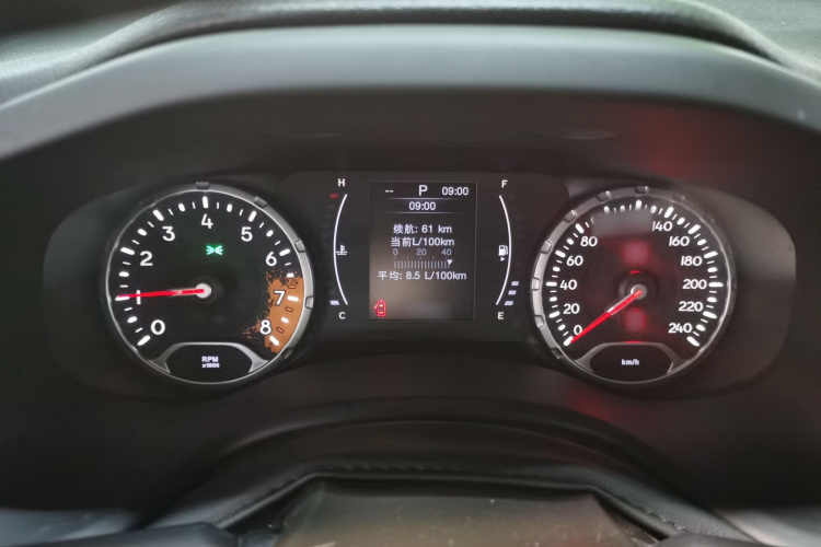 Jeep 自由侠 2017款  180T 自动劲能版局部细节14