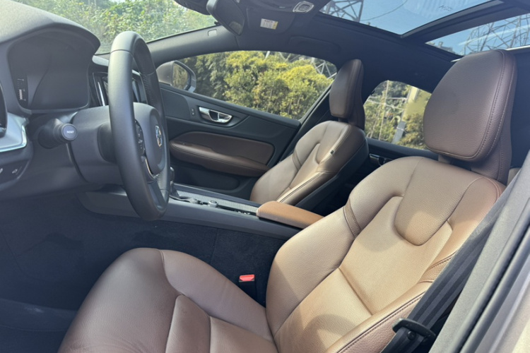 沃尔沃S60 2020款 T4 智逸豪华版中控内饰7014