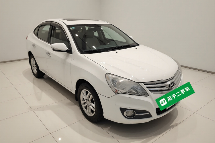 现代 悦动 2011款 1.6L 自动豪华型车身外观3