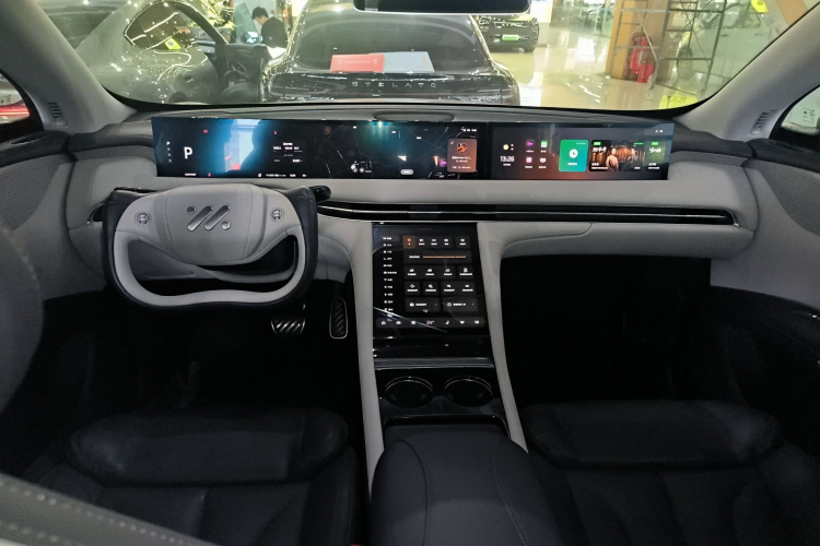 智己汽车 智己LS7 2023款 77kWh Urban Fit后驱版中控内饰7002