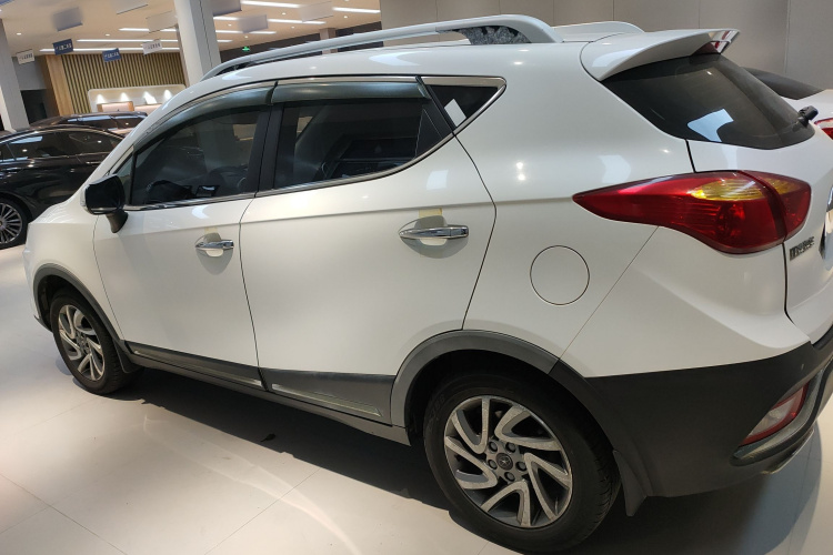 江汽集团 瑞风S3 2016款 1.5L 手动豪华智能型车身外观4