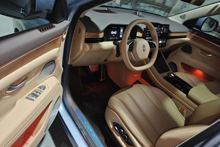 鸿蒙智行 问界M7 2024款 1.5T 智驾后驱Pro版 5座中控内饰7003