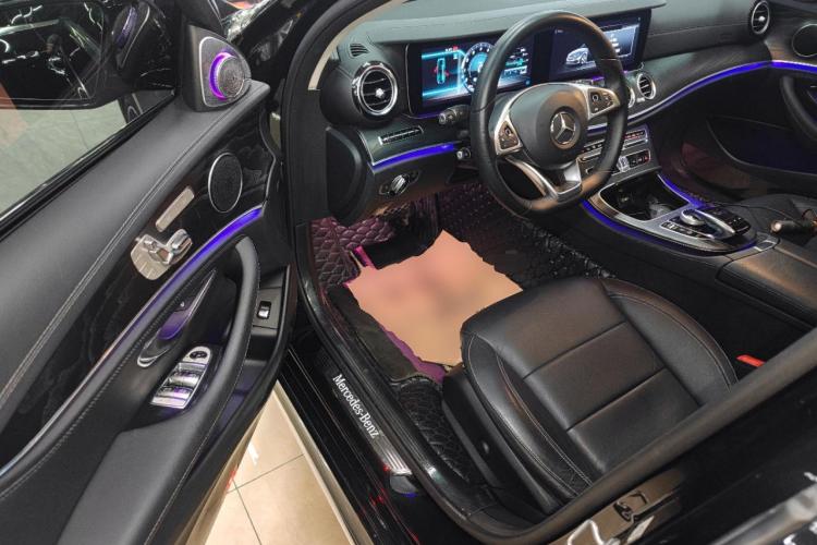 奔驰E级 2017款 E 320 L 运动型 4MATIC中控内饰20