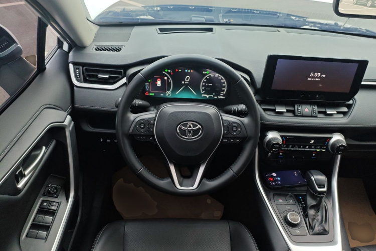 丰田 威兰达 2023款 双擎 2.5L E-CVT四驱尊贵版局部细节13