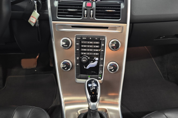 沃尔沃XC60 2017款 T5 AWD 智进升级版中控内饰7005