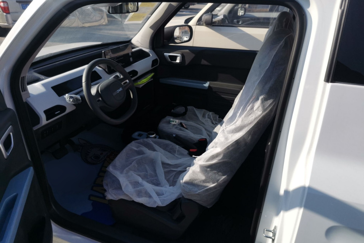 吉利银河 2024款 熊猫mini 200km 耐力熊中控内饰19