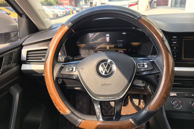 大众 朗逸 2022款 1.5L 自动舒适版中控内饰7001